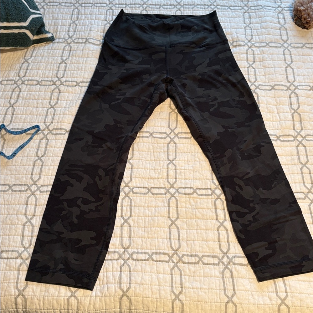 Align Cropped Camo Leggings